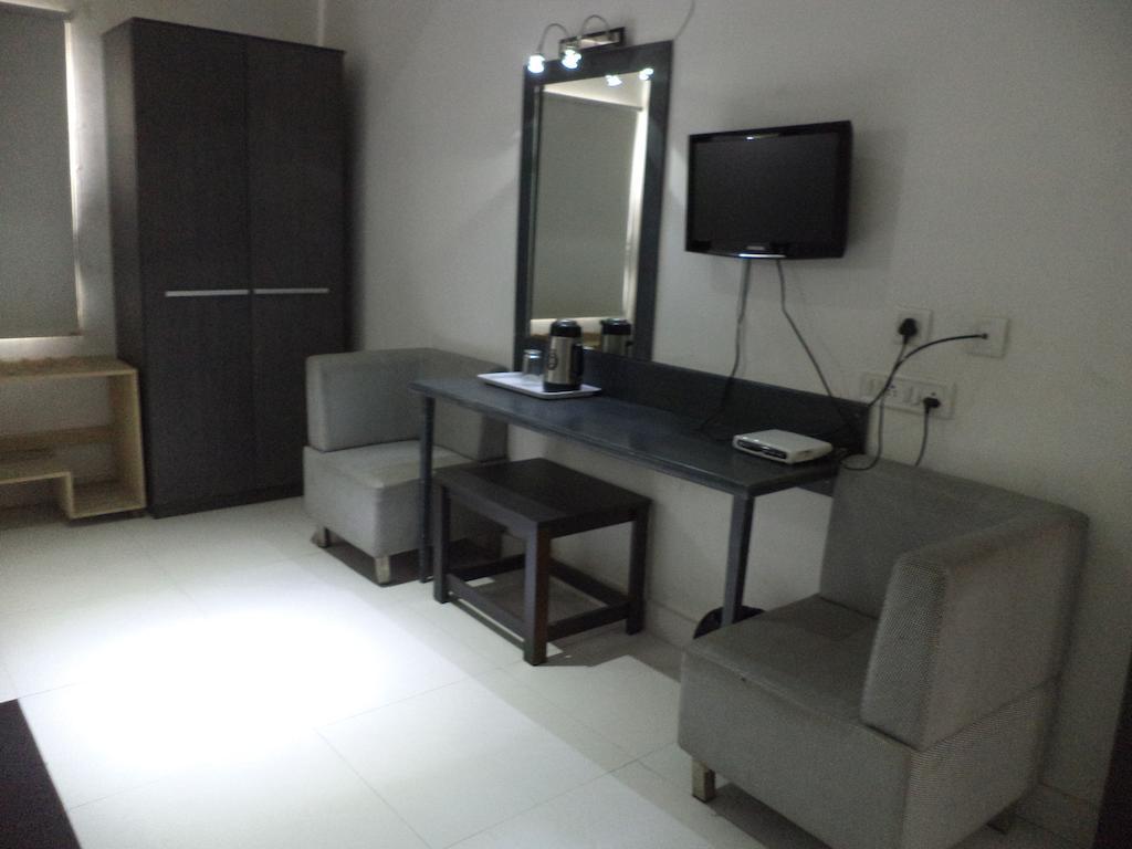 Hotel O Palak Residency Near Erragadda Metro Station Hyderabad Ngoại thất bức ảnh