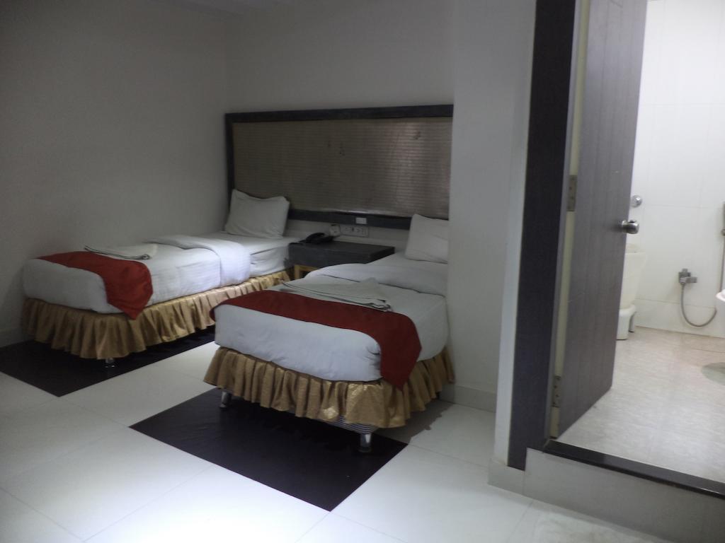 Hotel O Palak Residency Near Erragadda Metro Station Hyderabad Ngoại thất bức ảnh