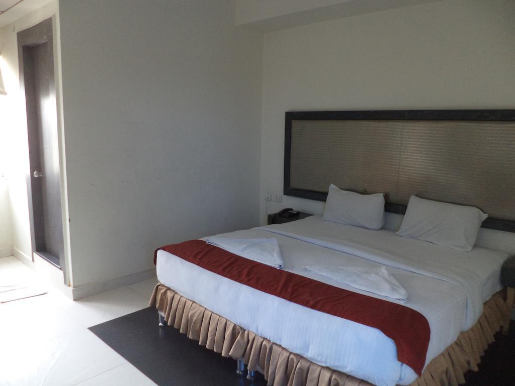 Hotel O Palak Residency Near Erragadda Metro Station Hyderabad Ngoại thất bức ảnh