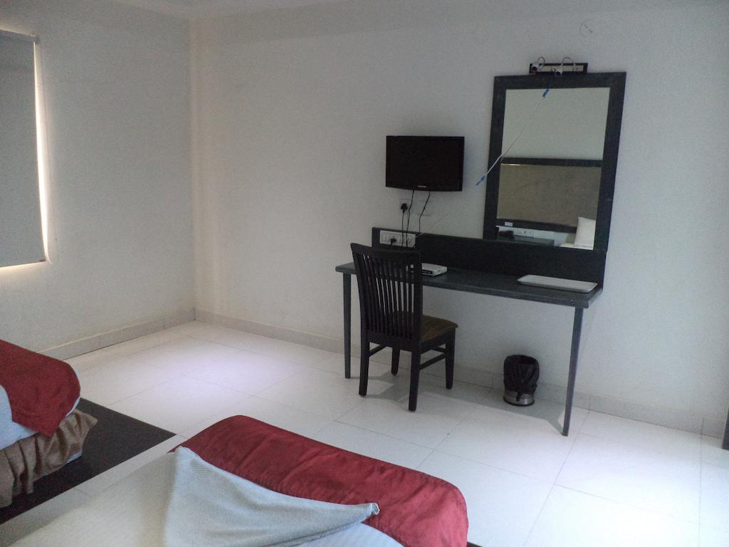 Hotel O Palak Residency Near Erragadda Metro Station Hyderabad Ngoại thất bức ảnh